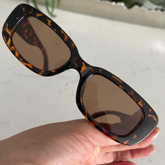 Sunglasses - Picture 2 of 9